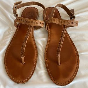 Brown Sandals - can’t find size on the shoes. It will be 8.5 or 8